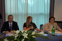 /fotos/José Luis Álvarez,Mónica Oviedo y Carmen Magdalena García , en un momento de la jornada